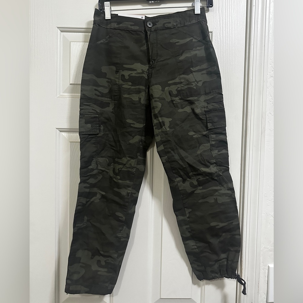 Social Standard by Sanctuary Women's Camouflage Ankle Straight Leg Cargo Pant